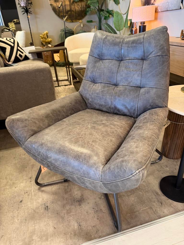 Nieuwe Leren Fauteuil Eleonora - Stijlvol en Comfortabel, Huis en Inrichting, Ophalen, Nieuw, Leer, 75 tot 100 cm