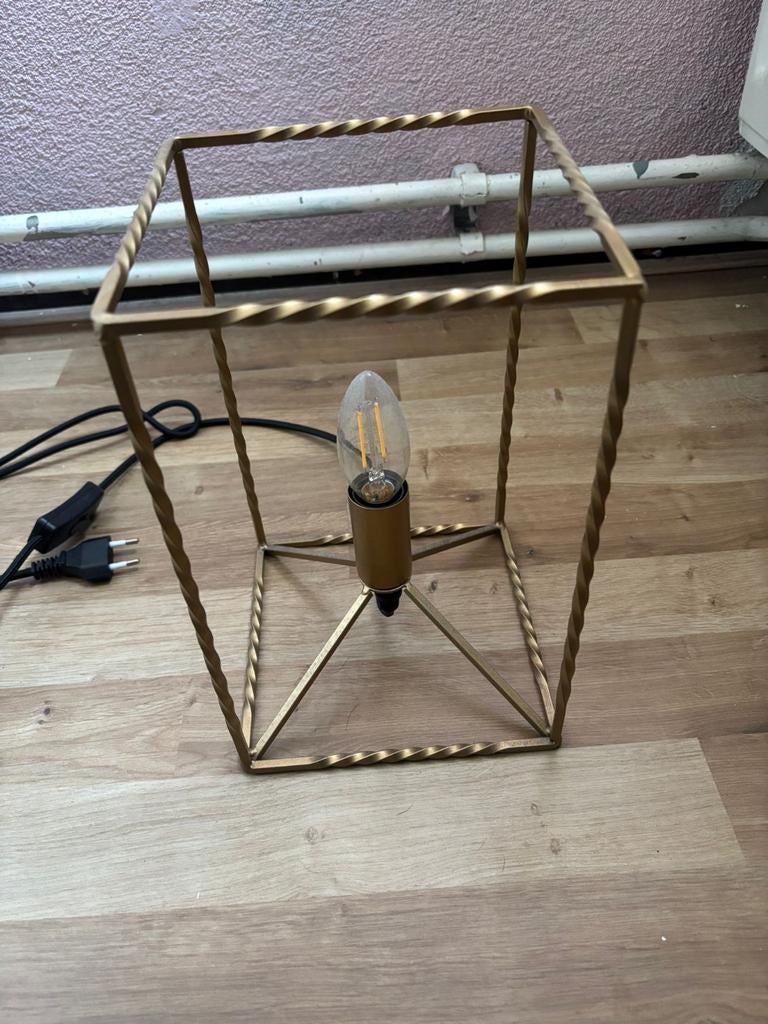 Gouden tafellamp met open kubus design, Huis en Inrichting, Led-lamp, Minder dan 30 watt, E14 (klein), Ophalen of Verzenden