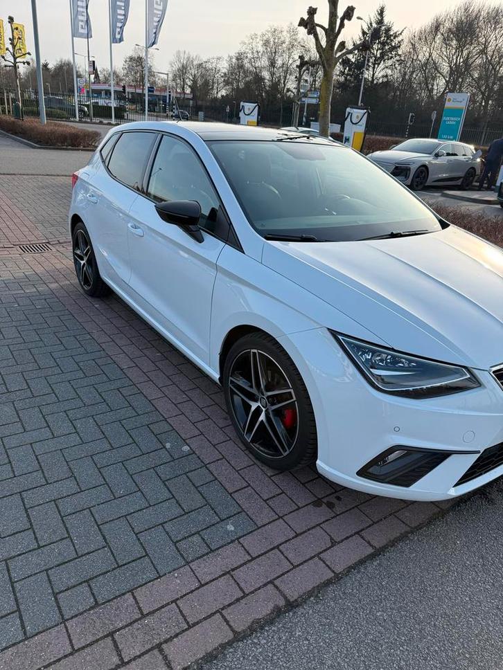 Seat Ibiza FR 1.0 TSI 110pk 2020 Wit, Auto's, Seat, Particulier, Ibiza, ABS, Achteruitrijcamera, Adaptieve lichten, Airbags, Airconditioning