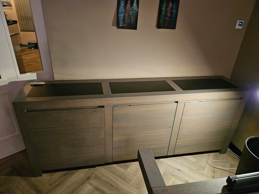 Goossens Massief Eiken Dressoir, TV Meubel & Salontafel, Ophalen, Met deur(en), 150 tot 200 cm, Zo goed als nieuw