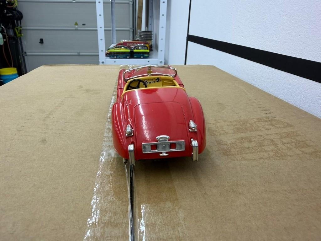 Bburago Jaguar XK120 (roadster) modelauto 1:24, Ophalen of Verzenden, Gebruikt, Auto, Bburago