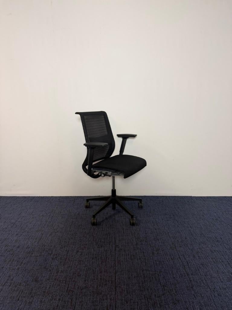 3 x Bureaustoel Steelcase Think - zwarte stof, Huis en Inrichting, Bureaustoelen, Ophalen, Gebruikt, Zwart, Bureaustoel
