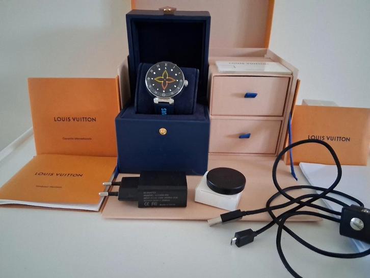 Louis Vuitton Smartwacht Origineel Full Set., Sieraden, Tassen en Uiterlijk, Horloges | Dames, Zo goed als nieuw, Polshorloge
