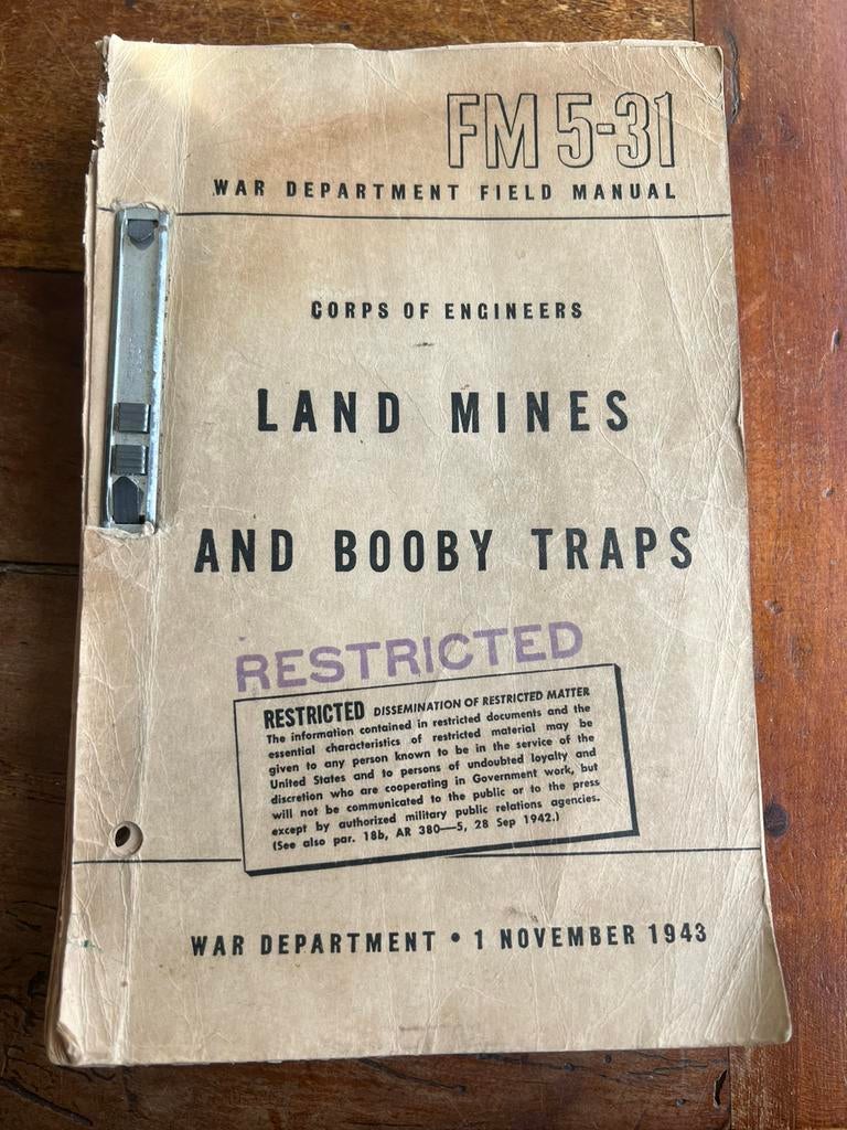 WO2 Amerikaans voorschrift Genie mijnen boobytraps 1943, Verzamelen, Amerika, Ophalen of Verzenden, Boek of Tijdschrift