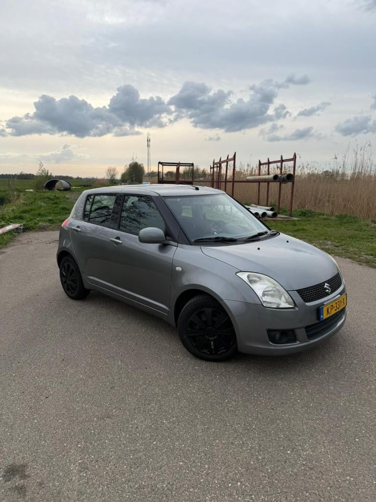 Suzuki Swift nieuwe koppeling en versnellingsbak, Auto's, Suzuki, Voorwielaandrijving, Stof, 40 €/maand, 400 kg