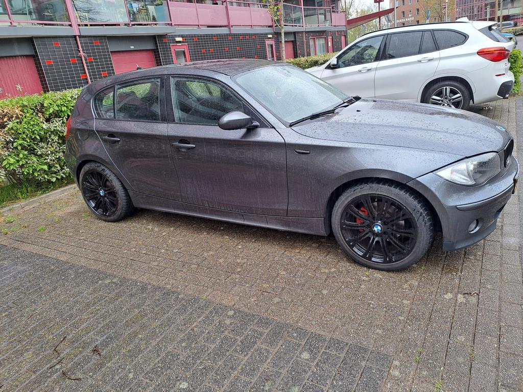 BMW 1-Serie 2.0 118I 2007 Grijs, Auto's, 1-Serie, Achterwielaandrijving, 1995 cc, 1225 kg