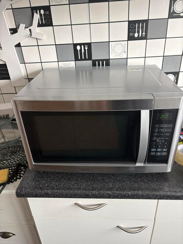 DONNA Combimagnetron - Zilverkleurig en Vrijstaand, Witgoed en Apparatuur, Magnetrons, Zo goed als nieuw, Vrijstaand, Combimagnetron