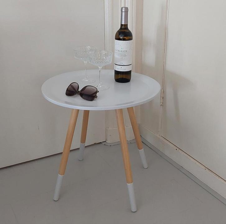 Tafeltje 47x47 Bijzettafel Sidetable Tafel Salontafel, Huis en Inrichting, Tafels | Bijzettafels, Ophalen