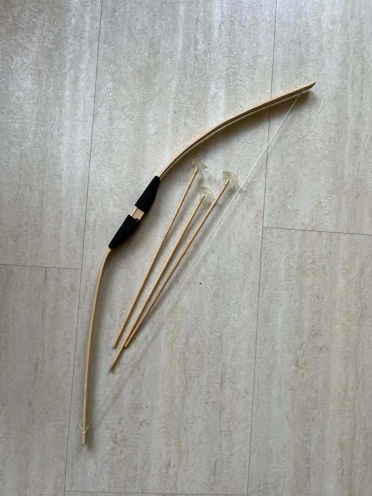 GRATIS Pijl en boog met zuignapjes, Ophalen, Gebruikt