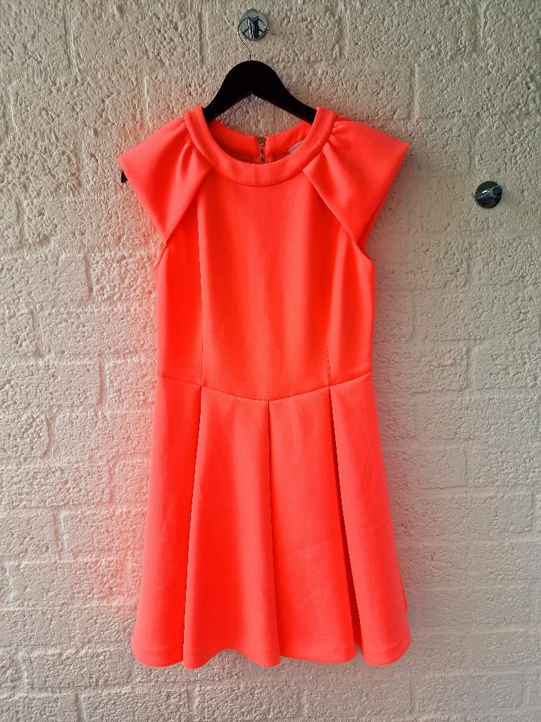 Ted Baker neon roze jurk L opvallend chic, Ophalen of Verzenden, Zo goed als nieuw, Maat 34 (XS) of kleiner, Roze