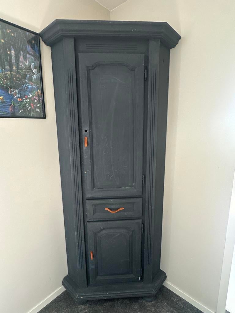 Hoekkast 2 meter hoog, antraciet krijtverf, Ophalen, Gebruikt