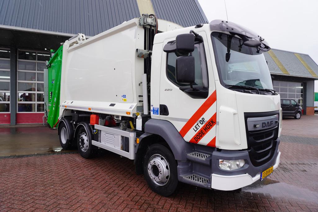 DAF LF 220 FAG Terberg Vuilniswagen achterlader Euro6, Auto's, Wit, Origineel Nederlands, Bedrijf, Diesel