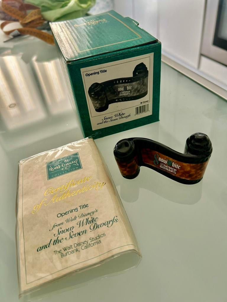 WDCC beeld filmtitel “Snow White and the Seven Dwarfs”, Ophalen of Verzenden, Zo goed als nieuw, Miniatuur