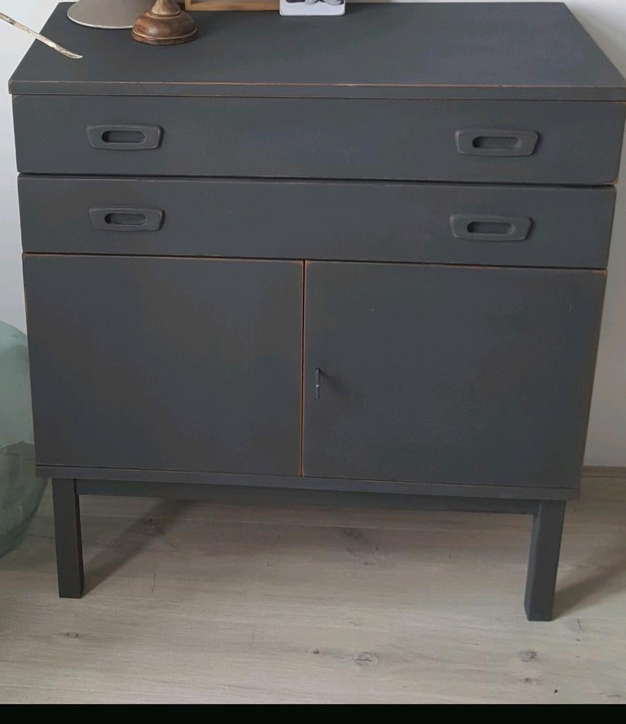 Retro kastje Annie Sloan Graphite, Ophalen