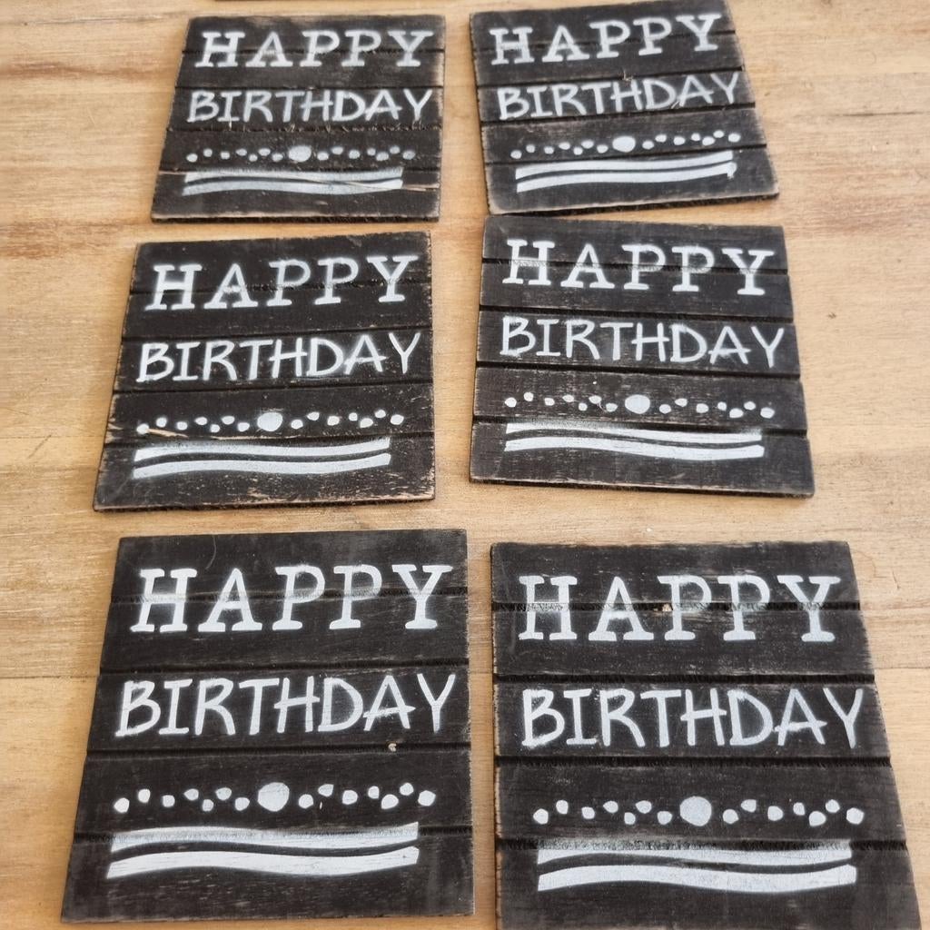 10 Houten Onderzetters 'Happy Birthday' - 10x10 cm, Ophalen of Verzenden, Nieuw, Glas of Kopje