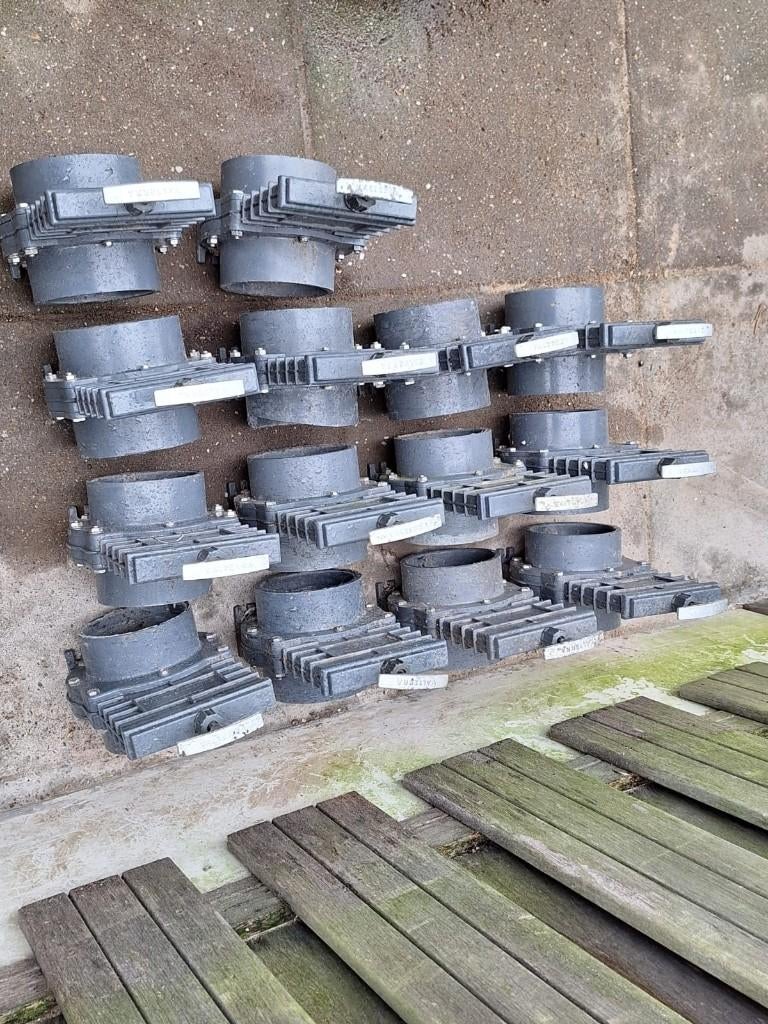 partij  schuifkranen 110mm o,a  Valterra, Ophalen, Gebruikt