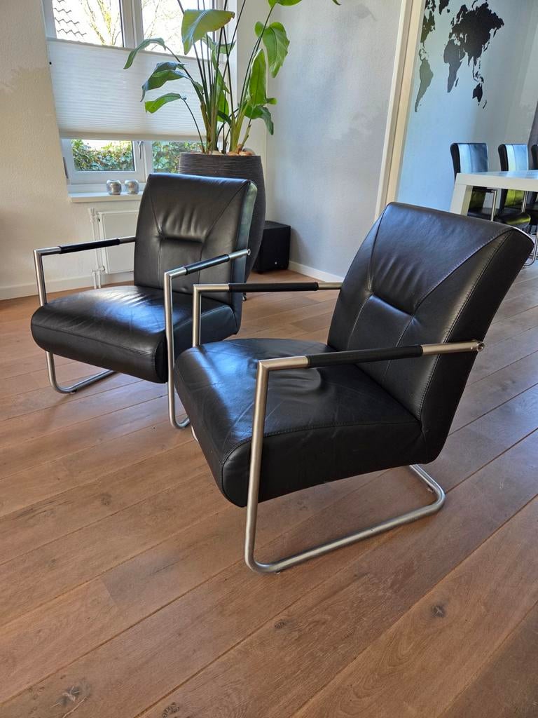 Moderne fauteuils, 2x (zwart leer), Huis en Inrichting, Fauteuils, Ophalen, Gebruikt, Modern, 50 tot 75 cm