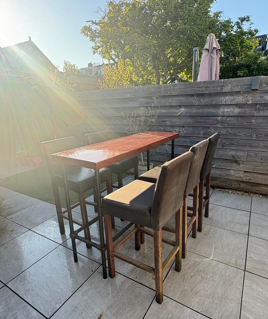 Bartafel en 5 barkrukken, Ophalen, Zo goed als nieuw