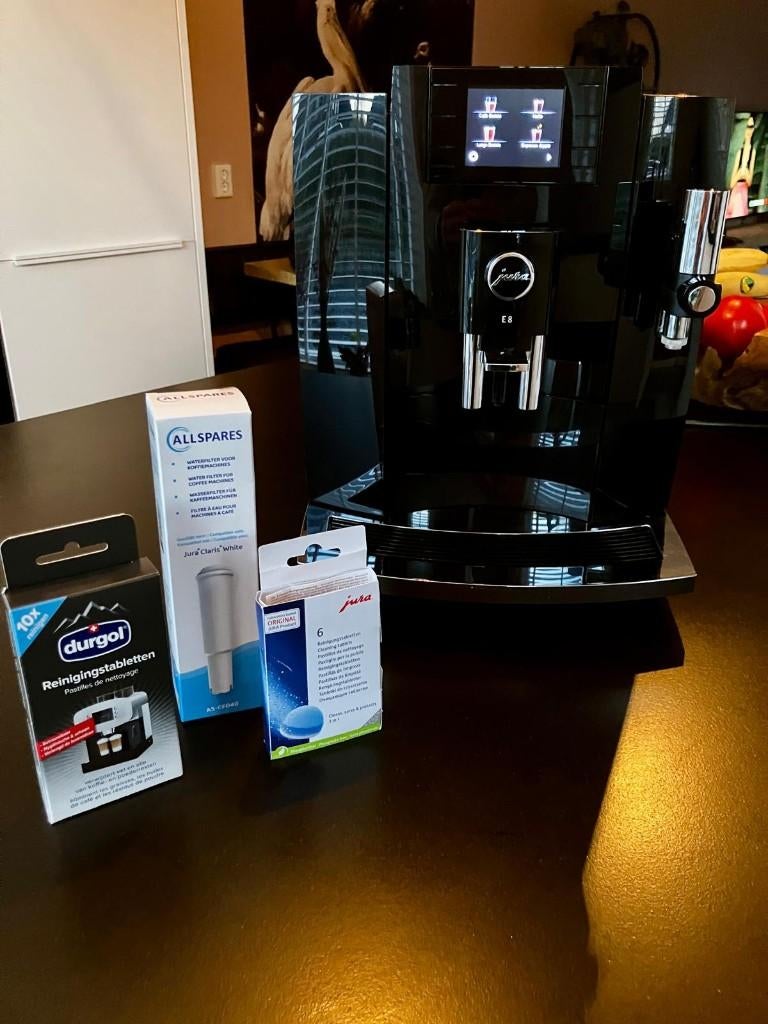 Jura E8 Piano Black (11-2023). Zeer weinig gebruikt., Witgoed en Apparatuur, Koffiezetapparaten, Ophalen, Espresso apparaat, 10 kopjes of meer