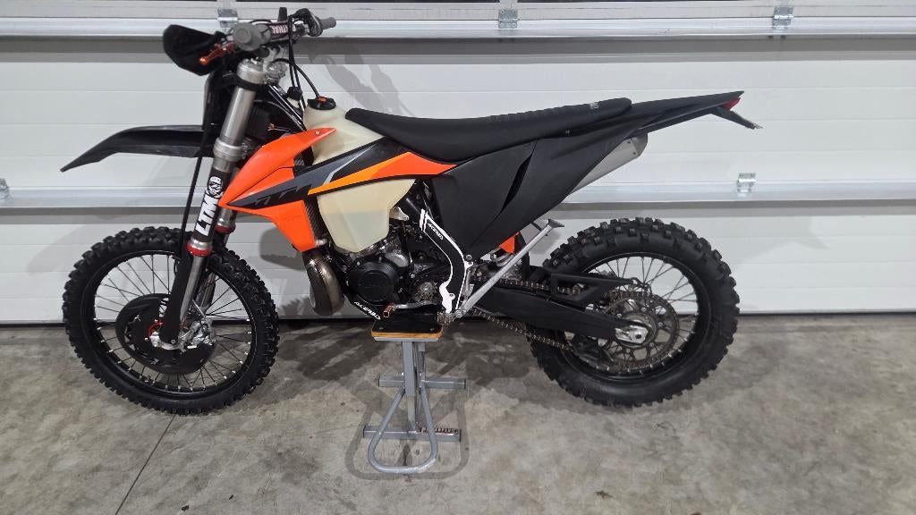 KTM exc 250 2021 - 198 uren - 7000 km - A2 rijbewijs, Motoren, 250 cc, Bedrijf, Enduro, 11 kW of minder