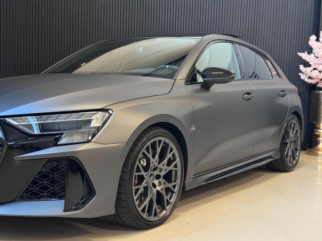 Audi RS3 2.5 TFSI RS 3 quattro | SCHAALSTOELEN | ALCANTARA |, Auto's, Automaat, Gebruikt, Zwart, RS3