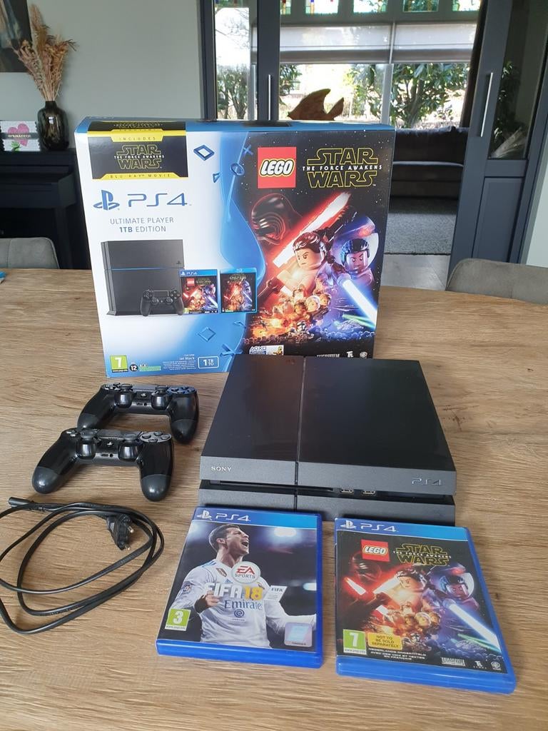 PS4 Playstation 4 (1 TB) met 2 controllers, spellen, oplader, Ophalen, Met 2 controllers, Zo goed als nieuw, Met harde schijf