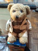 Teddybeer in traditionele kleding, Ophalen of Verzenden, Zo goed als nieuw, Stoffen beer, Steiff