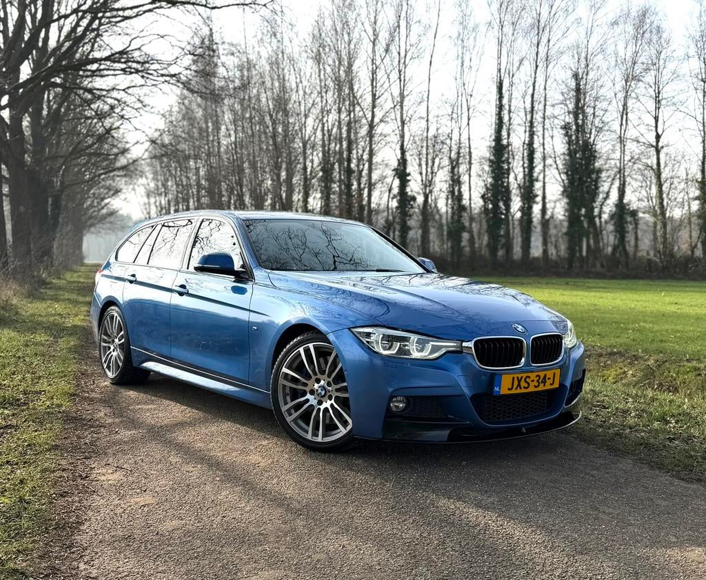 BMW 330I Touring 2017 Blauw M-sport, Auto's, BMW, 251 pk, 1800 kg, Zwart, 4 cilinders