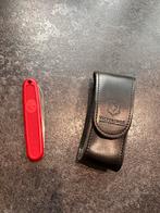 Victorinox zakmes met leren etui, Hobby en Vrije tijd, Ophalen of Verzenden, Zo goed als nieuw