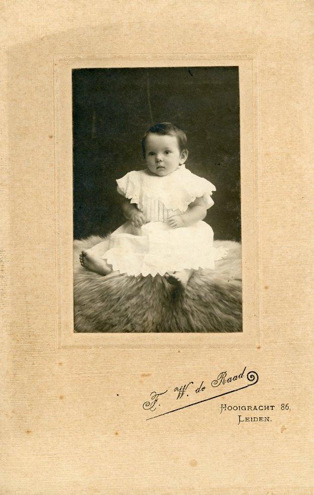 KABINETFOTO – Peuter, F.W. DE RAAD LEIDEN (PH073), Gebruikt, Verzenden, Foto, Voor 1940