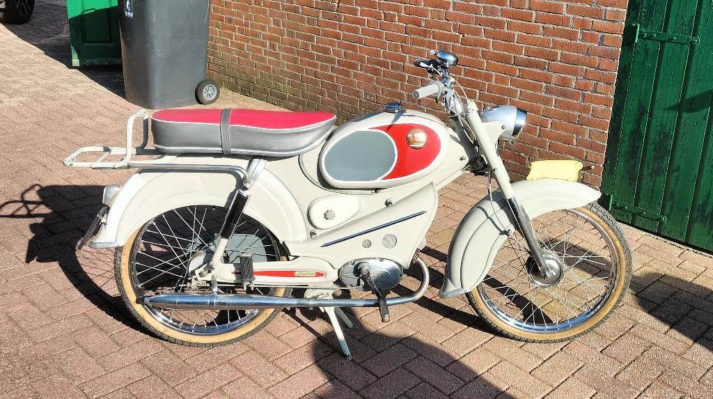 brommer sparta, Fietsen en Brommers, Brommers | Oldtimers, Ophalen, Sparta, Maximaal 45 km/u, 2 versnellingen