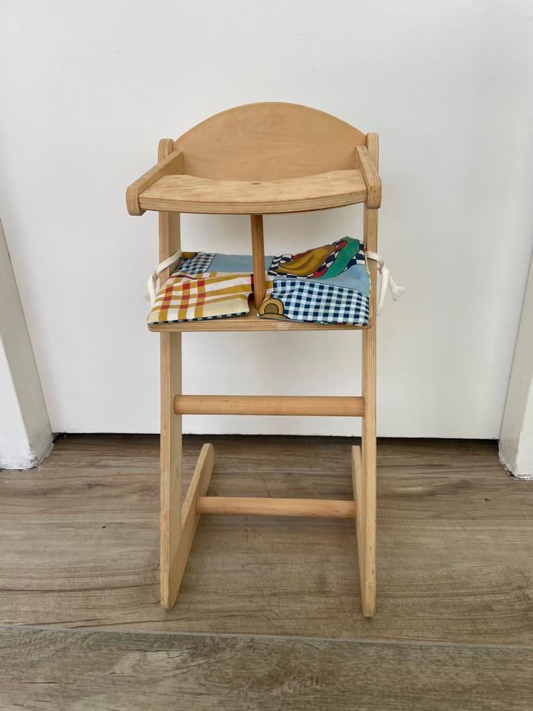 Stoeltje voor pop. ( hout), Ophalen, Gebruikt