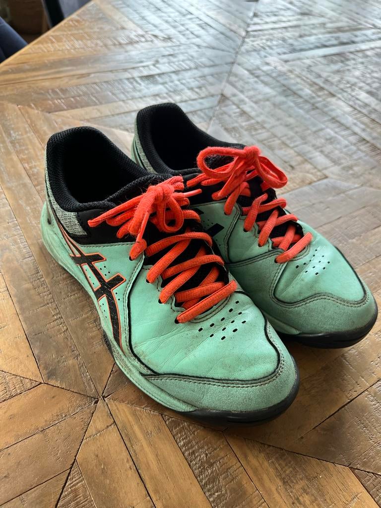 ASICS GEL-PEAKE hockeyschoenen maat 35, Ophalen of Verzenden, Gebruikt