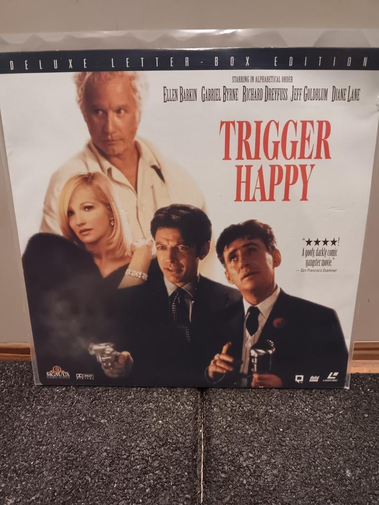 Laserdisc trigger happy, Ophalen of Verzenden, Zo goed als nieuw, Overige formaten