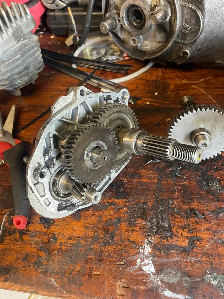 Peugeot verticaal snor vertanding, Ophalen of Verzenden