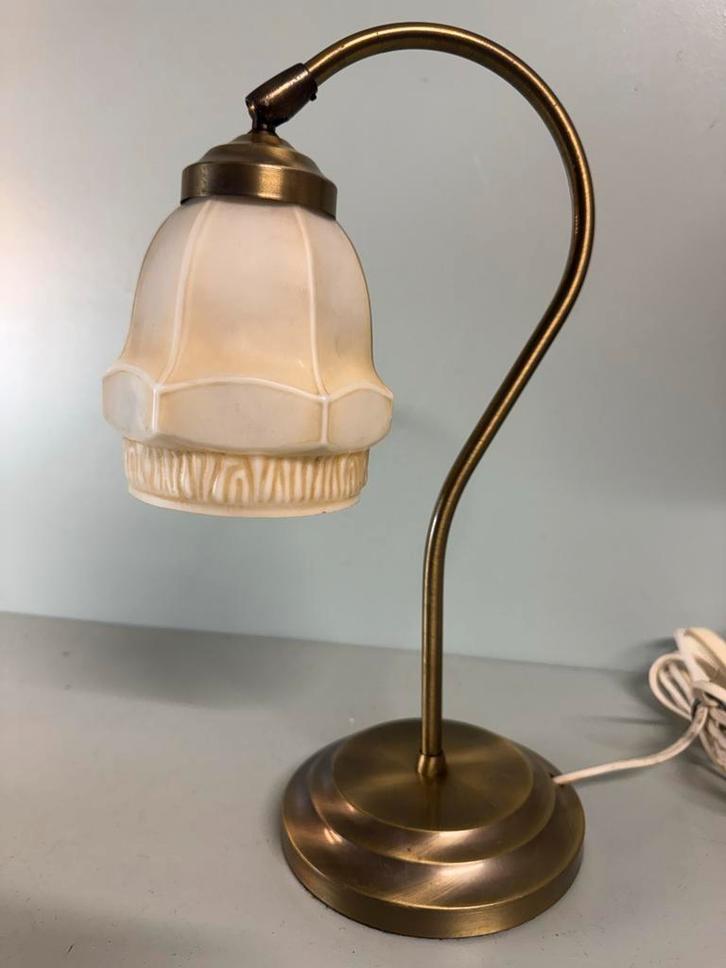Leuke vintage tafellamp - messing met glazen kap, Antiek en Kunst, Antiek | Lampen, Ophalen of Verzenden
