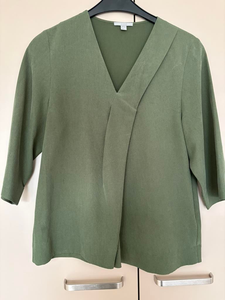 Blouae Cos maat M, Kleding | Dames, Ophalen of Verzenden, Zo goed als nieuw, Maat 38/40 (M), Groen