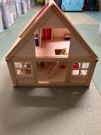 Houten poppenhuis met meubels, Ophalen of Verzenden, Gebruikt, Poppenhuis