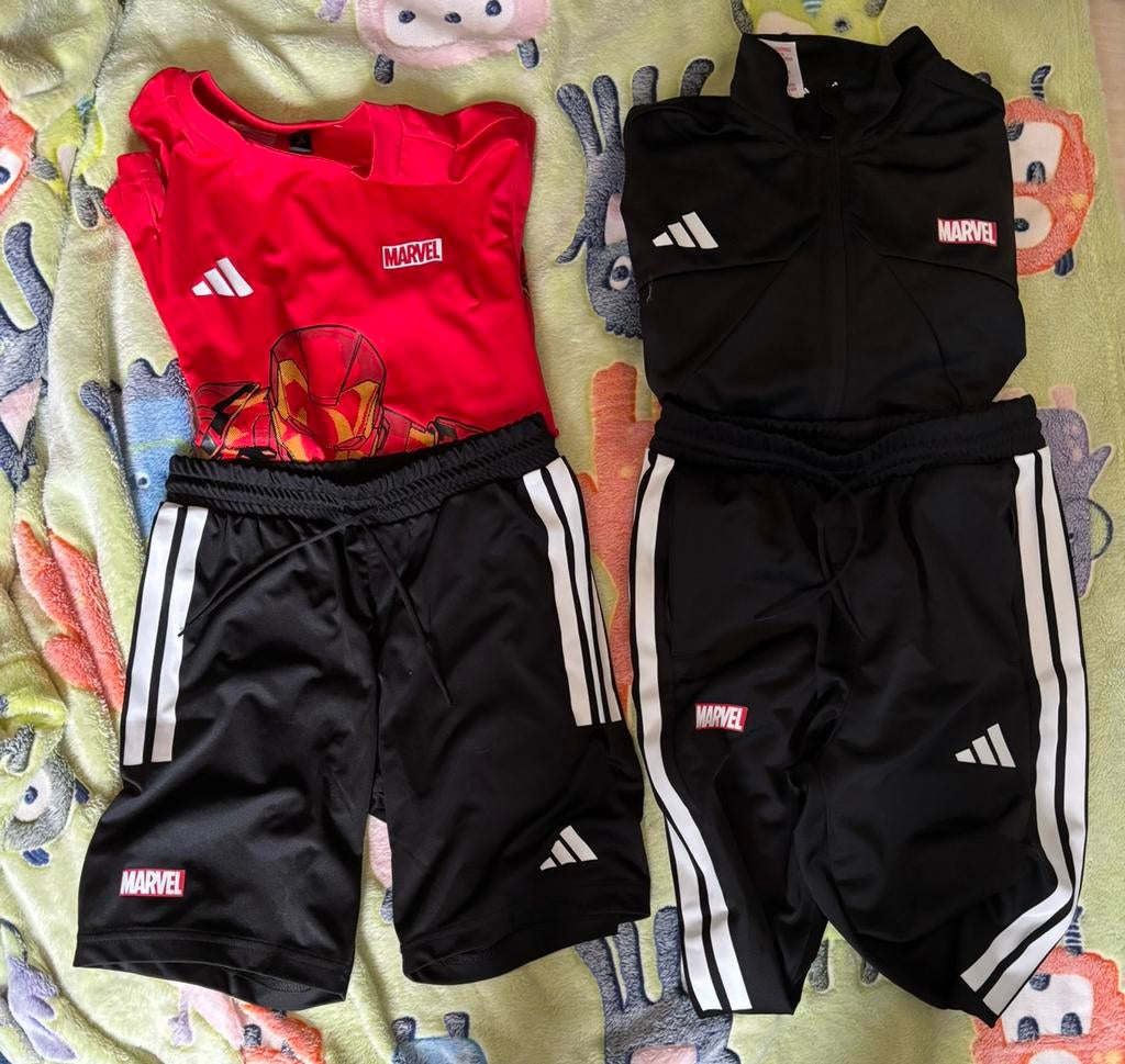 adidas marvel maat 140, Kinderen en Baby's, Kinderkleding | Maat 140, Ophalen of Verzenden, Zo goed als nieuw, Jongen, Setje