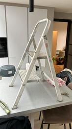 Altrex giant 402 2 trede trap, Doe-het-zelf en Verbouw, Ladders en Trappen, Ophalen, Zo goed als nieuw, Minder dan 2 meter