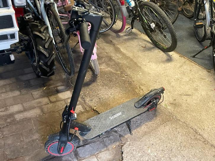 Elektrische Step - Weinig Gebruikt - 30 km/u, Fietsen en Brommers, Steps, Zo goed als nieuw, Elektrische step (E-scooter), Ophalen of Verzenden