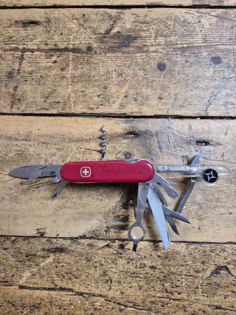 Wenger Victorinox Evolution S54 Multitool - 32 delig, Doe-het-zelf en Verbouw, Gereedschap | Handgereedschap, Gebruikt, Ophalen of Verzenden