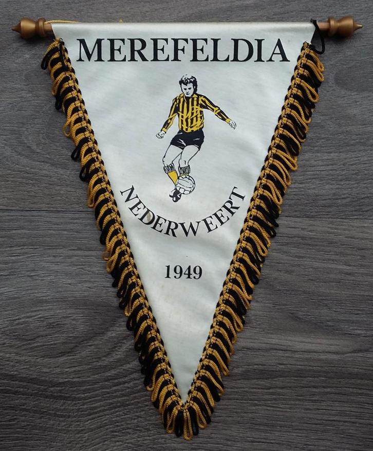 1949 Voetbal Vaandel Vlag Voetbalclub MEREFELDIA Nederweert, Verzamelen, Sportartikelen en Voetbal, Gebruikt, Vaantje of Sjaal