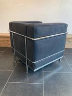 Cassina Le Corbusier LC2 fauteuil, antraciet suede, Minder dan 75 cm, Design, Ophalen of Verzenden, Stof