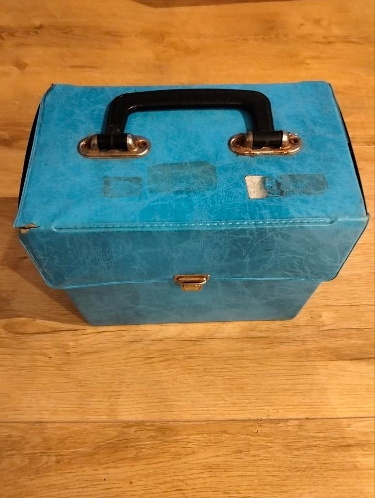 Blauw koffertje met 24 vinyl singles/ singeltjes, Cd's en Dvd's, Vinyl Singles, Ophalen, Gebruikt