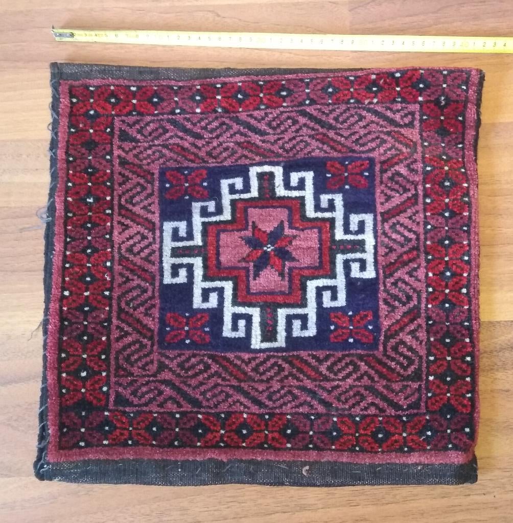 Kussenhoes  rood  met donkerblauw  Afmetingen: ca 40 x 41,5, Ophalen of Verzenden