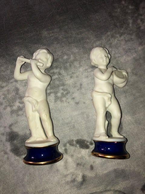 2 bisquit beelden jongens jongen ongeveer 14 cm in 1 koop, Ophalen, Gebruikt, Mens