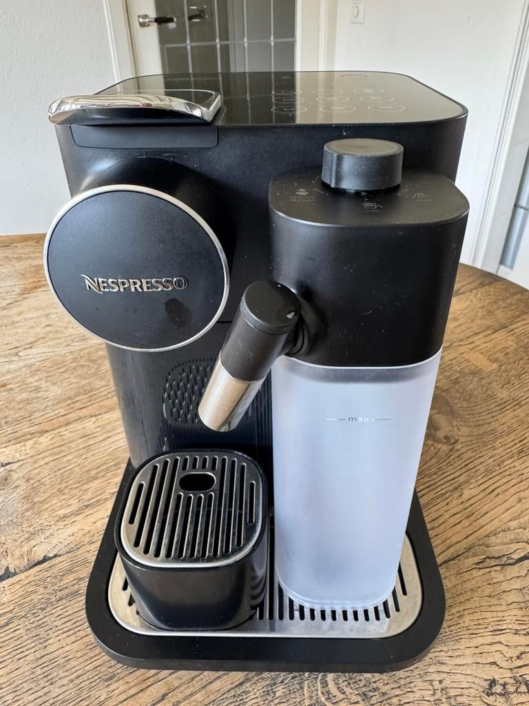De'Longhi Nespresso Gran Lattissima, Ophalen, Koffiepads en cups, 10 kopjes of meer, Koffiemachine