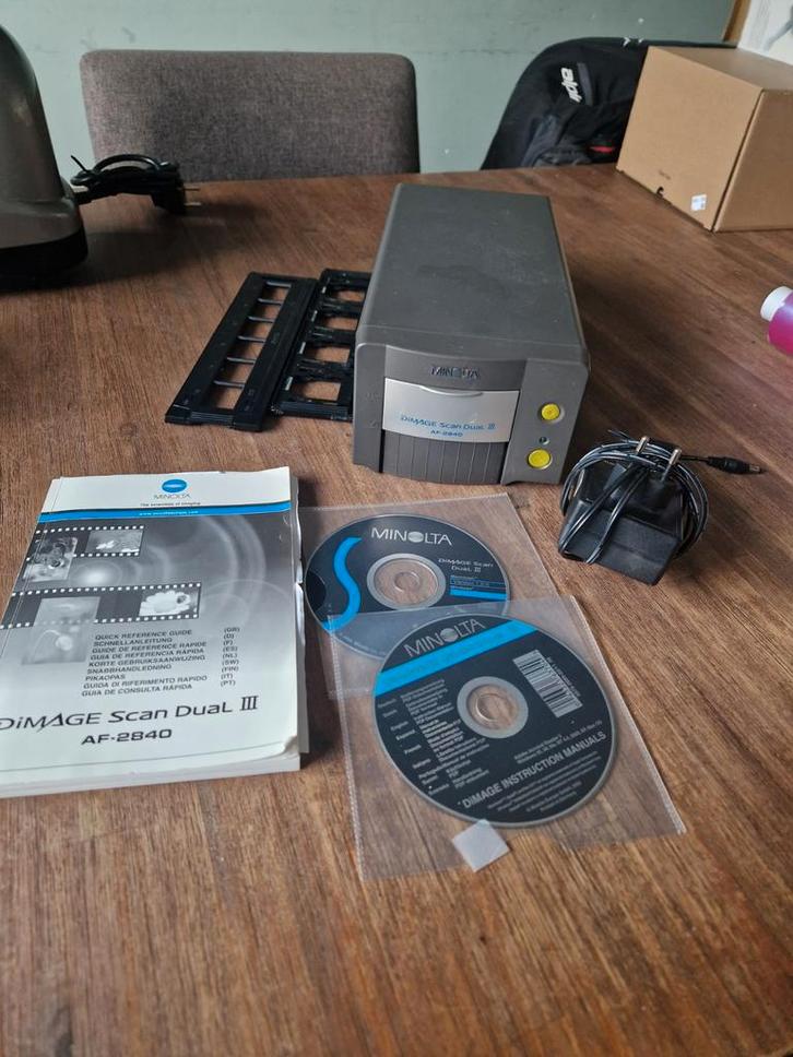 Minolta DiMAGE Scan Dual III AF-2840 Filmscanner, Computers en Software, Scanners, Gebruikt, Diascanner, MacOS, Windows, Ophalen of Verzenden
