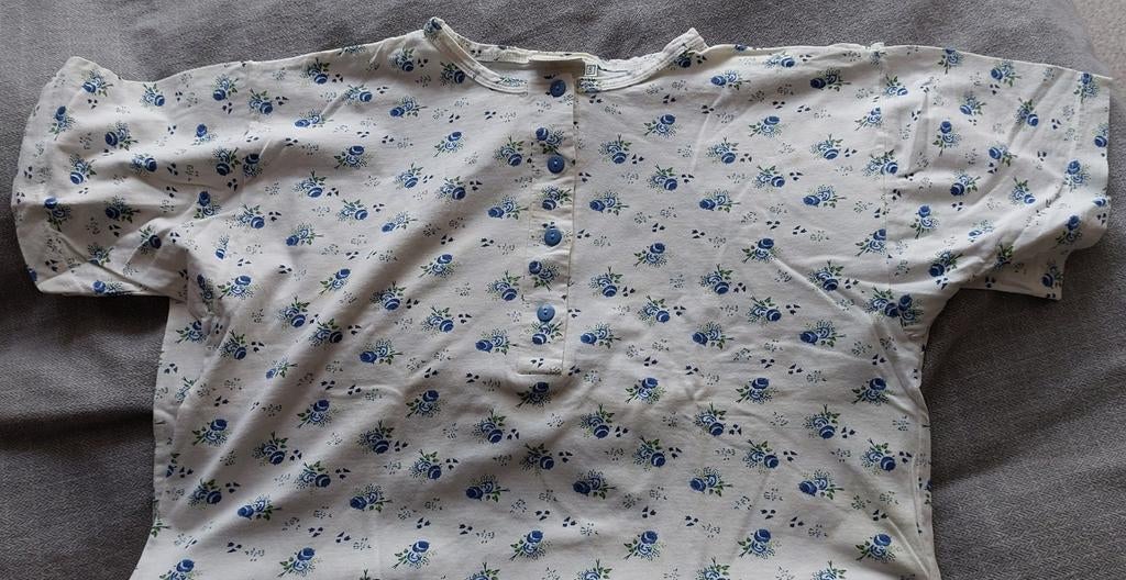 Wit blauw bloemetje nacht japon, Ophalen of Verzenden, Zo goed als nieuw